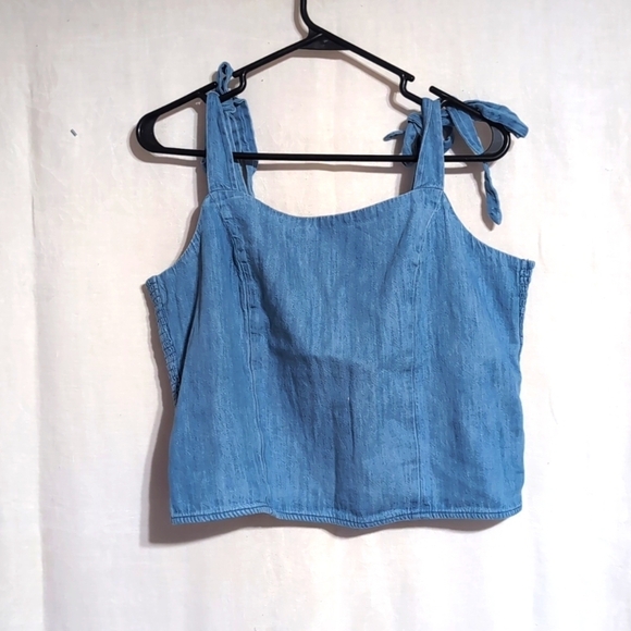 Old Navy Light Blue Chambray Tie-Shoulder Smocked Top Size Large - Picture 1 of 4